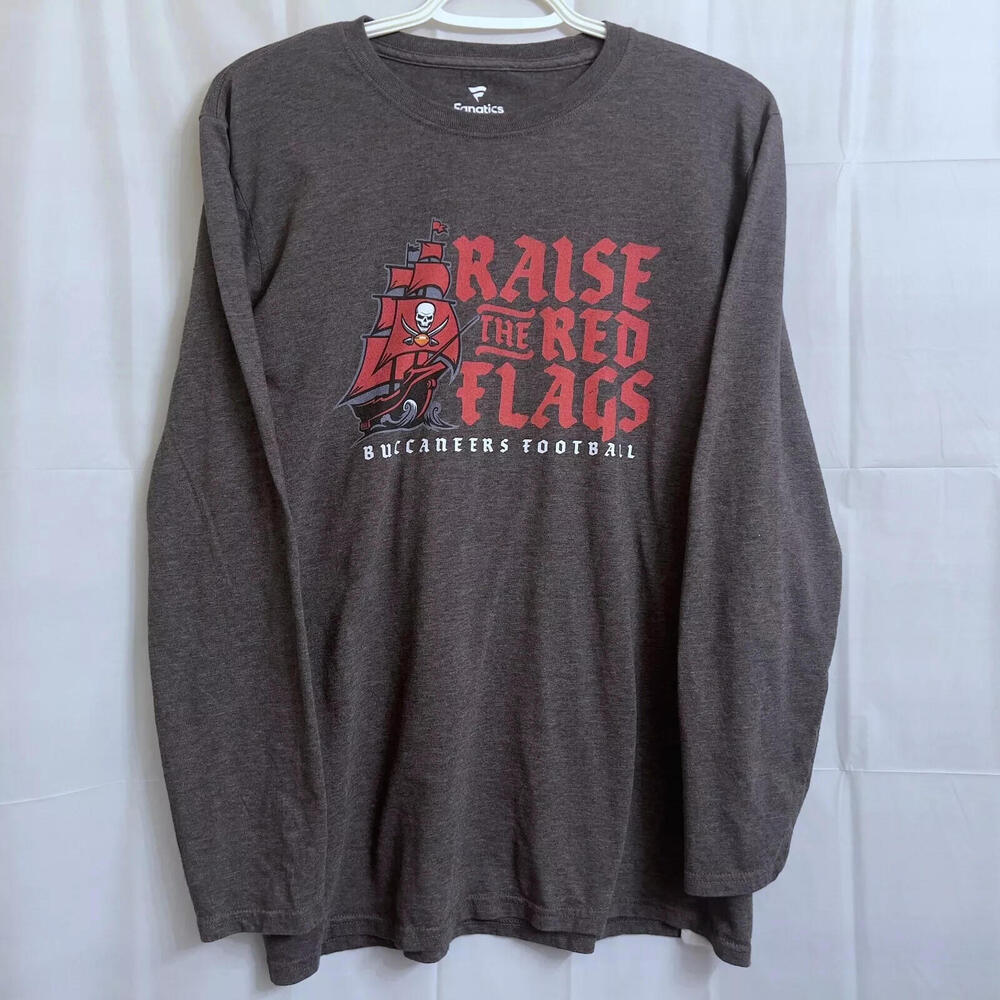 Fanatics NFL Tampa Bay Buccaneers Raise The Red Flags T-Shirt Men's Medium Gray